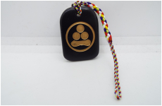 縁起石　家紋　一に三ツ星