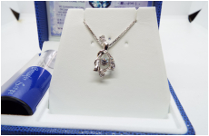 ダンシングストーン　ネックレス　D